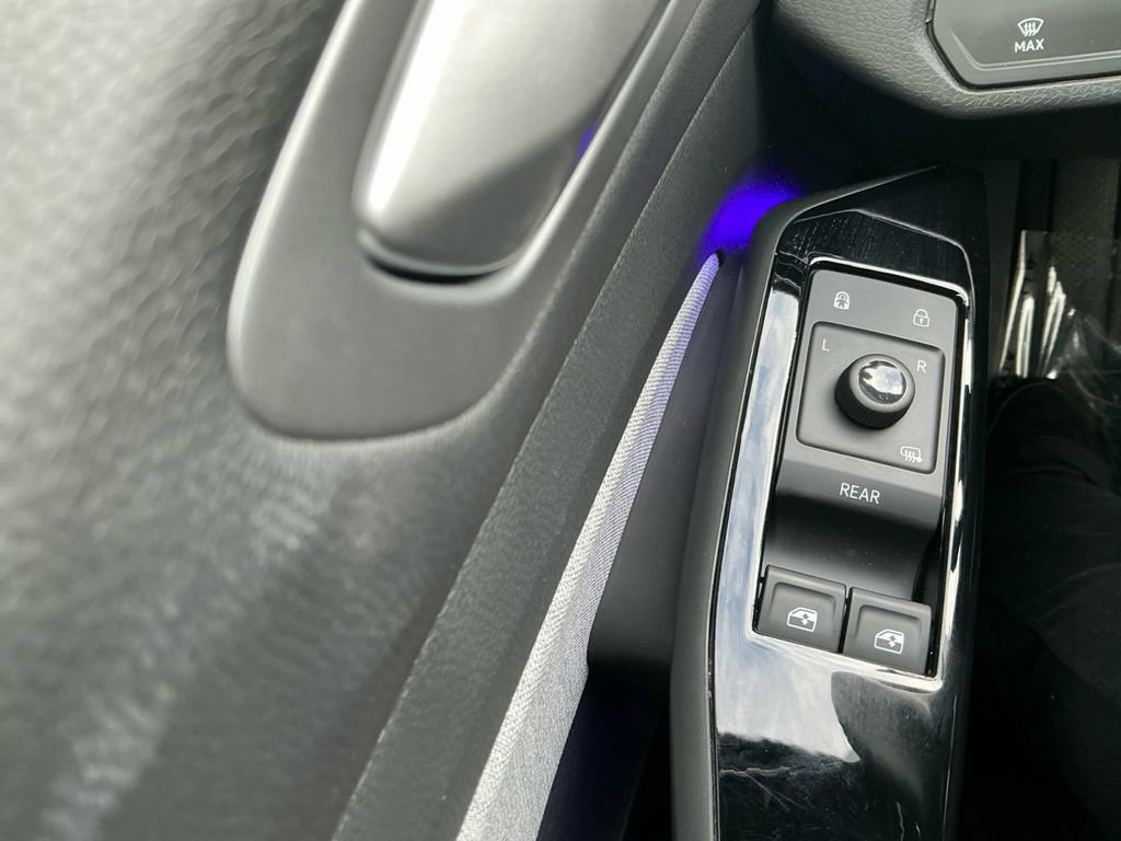 Used 2024 Volkswagen ID.4 2WD image 21