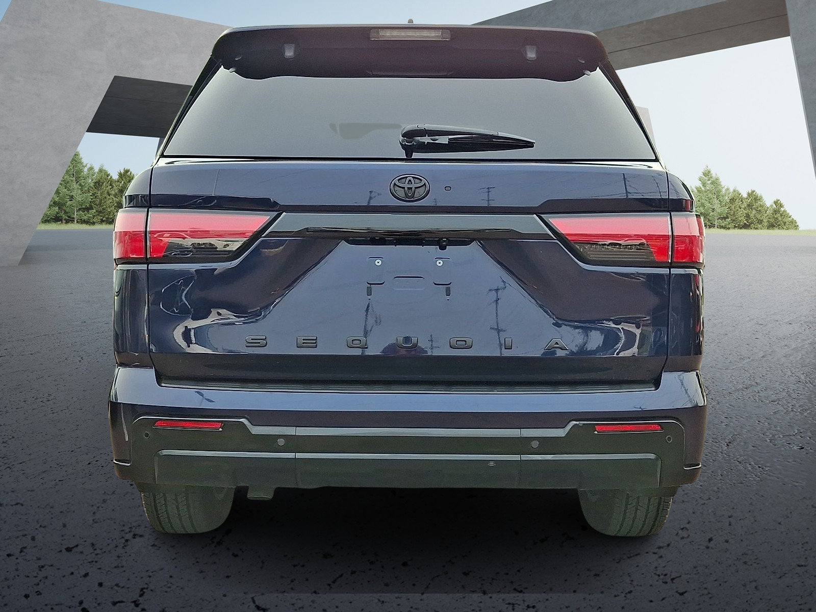 Used 2024 Toyota Sequoia Platinum AWD/4WD image 5