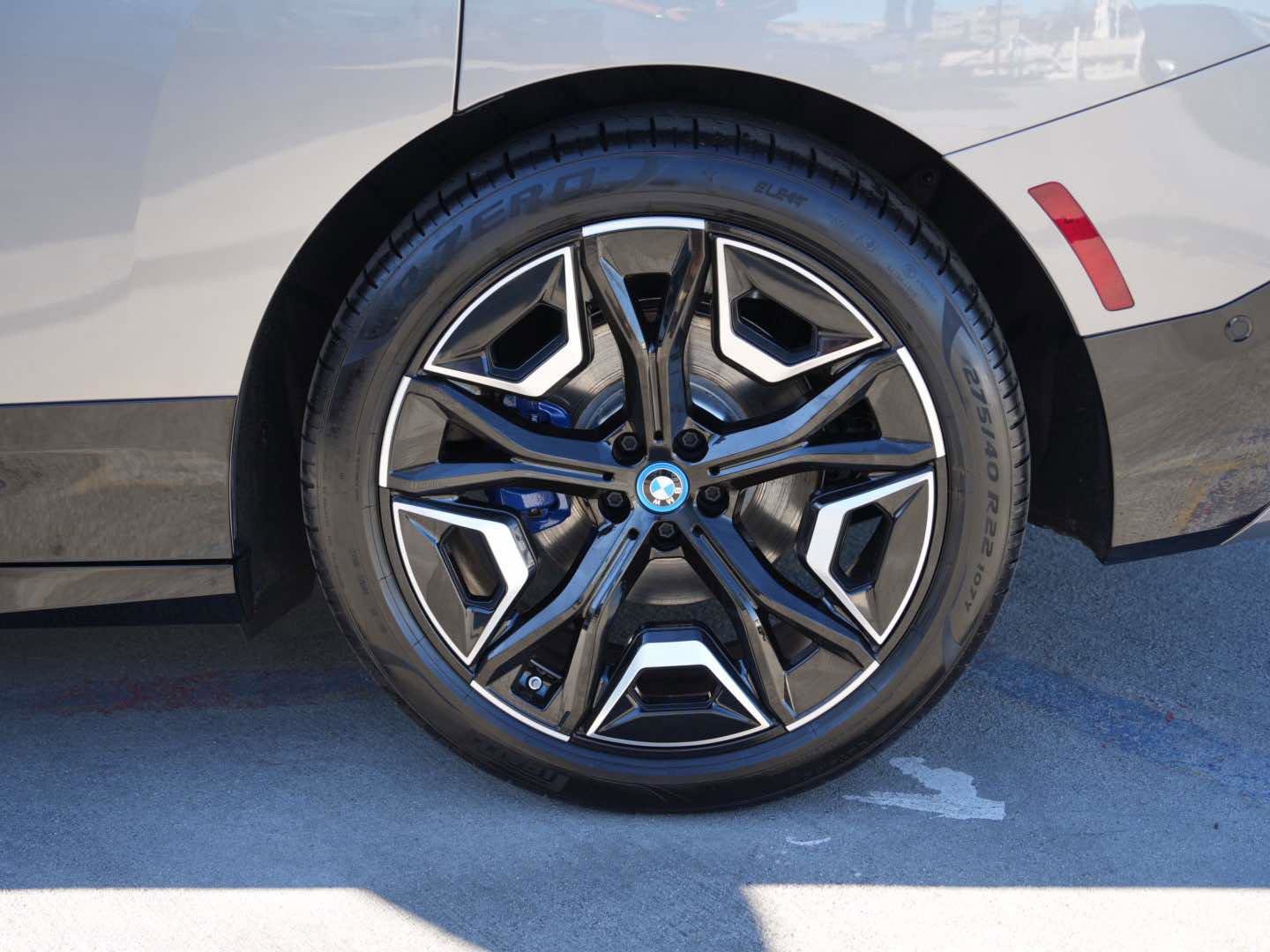 Used 2025 BMW iX M60 image 8