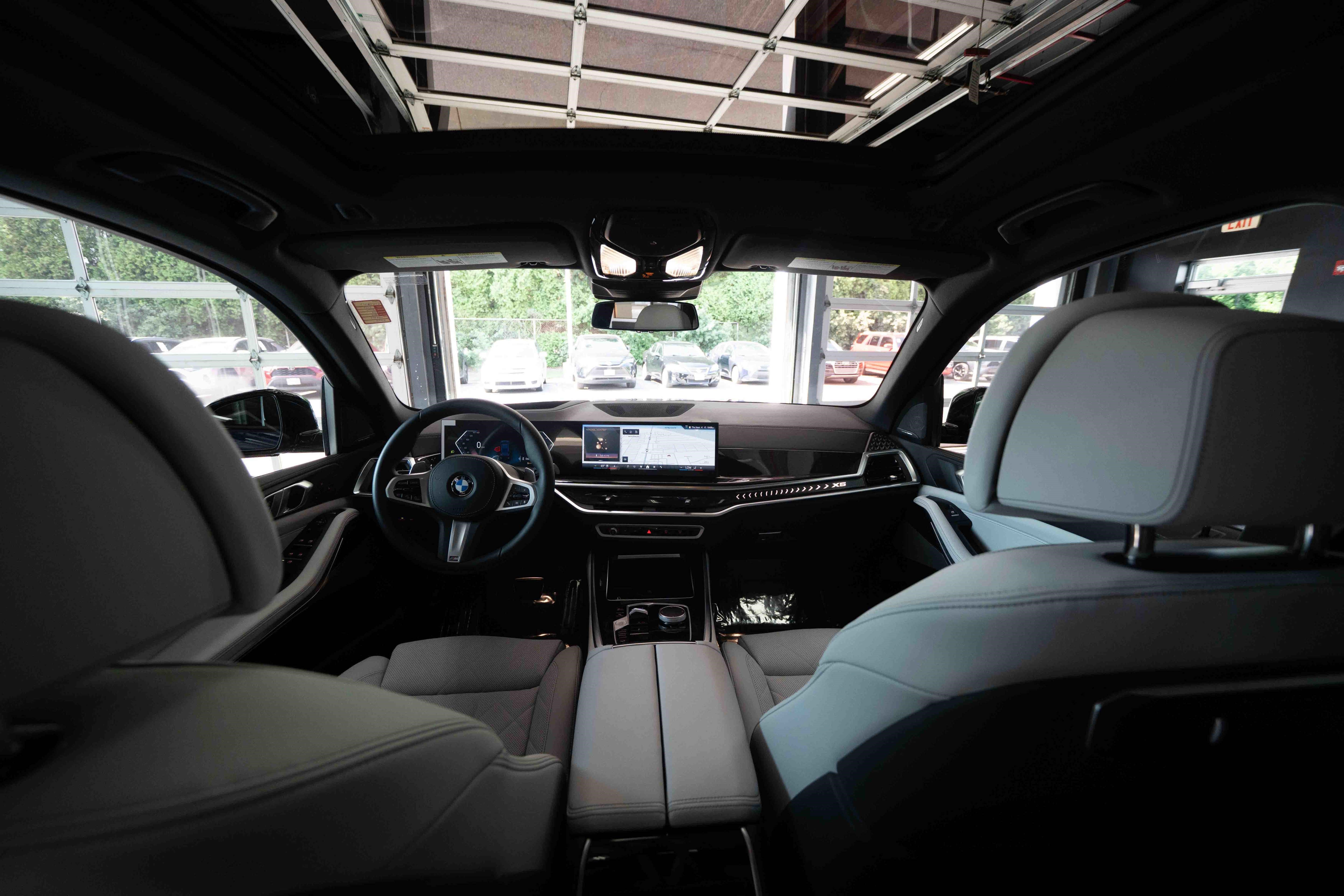 Used 2026 BMW X5 xDrive40i w/ M Sport Package AWD/4WD image 19
