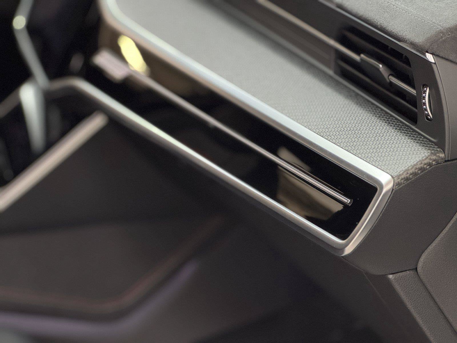 Certified 2025 Audi RS 6 performance AWD/4WD image 34
