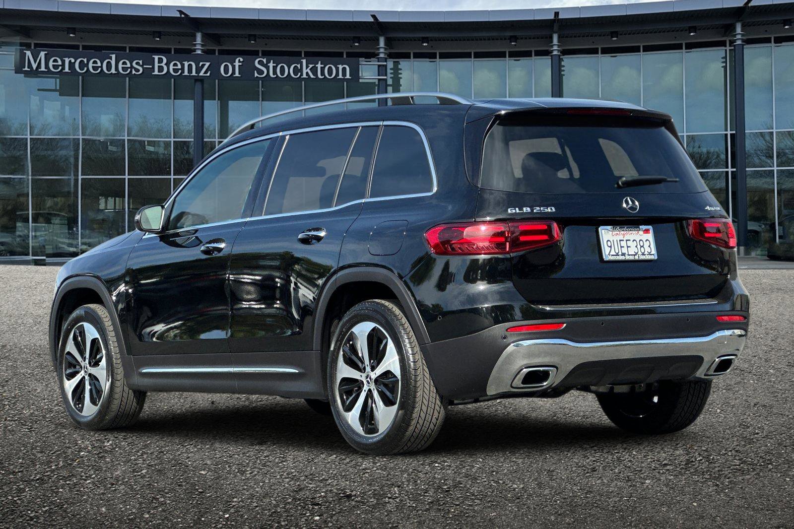 Certified 2025 Mercedes-Benz GLB 250 4MATIC image 6