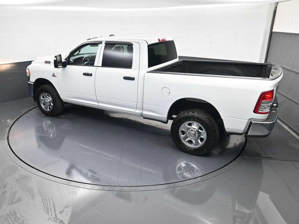 Used 2024 RAM 3500 Tradesman w/ Chrome Appearance Group image 29