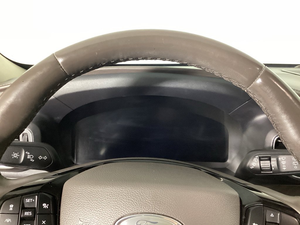 Used 2022 Ford Explorer Platinum w/ Equipment Group 601A AWD/4WD image 13