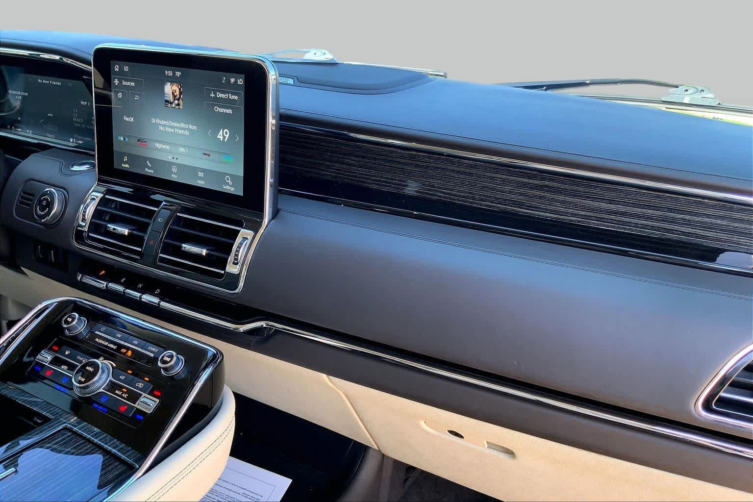 Used 2021 Lincoln Navigator L Black Label w/ Cargo Convenience Package AWD/4WD image 17