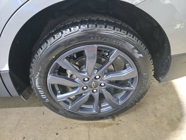 Used 2023 Chevrolet Equinox RS AWD/4WD image 36