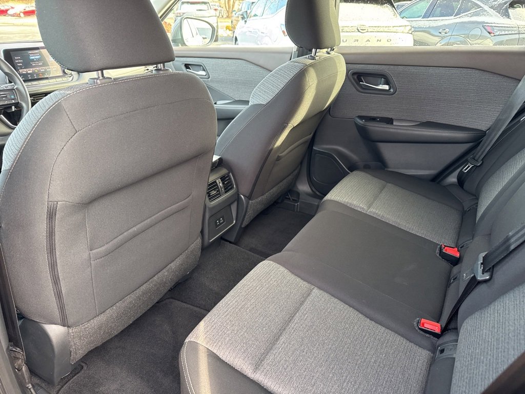 Used 2022 Nissan Rogue SV image 14