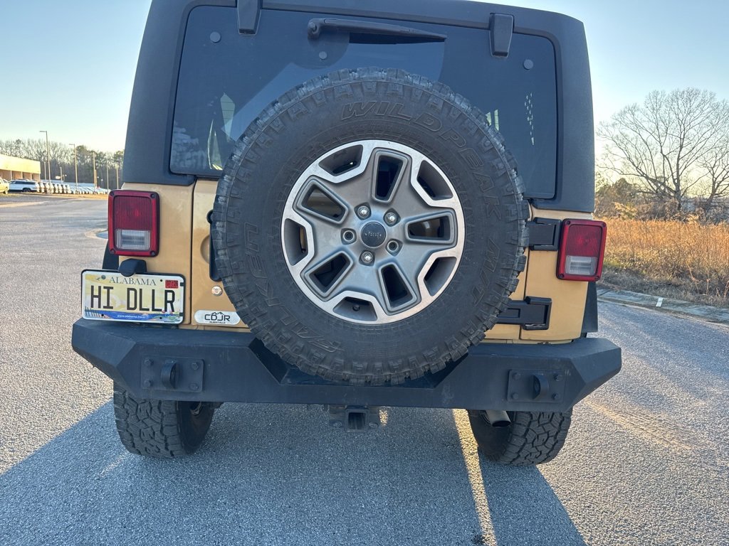 Used 2014 Jeep Wrangler Unlimited Rubicon w/ Max Tow Package image 8