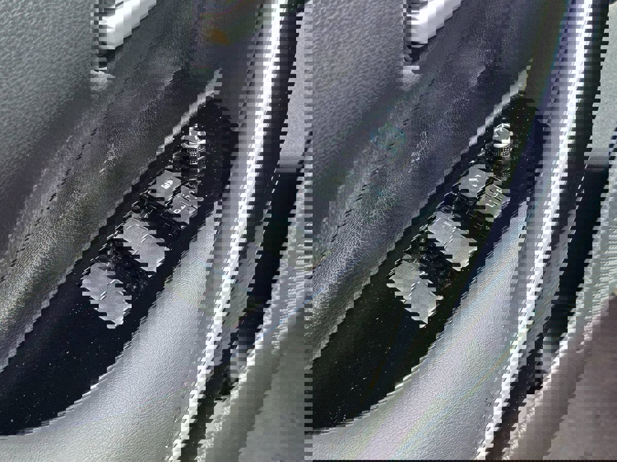 Used 2020 Toyota Corolla XLE FWD image 27