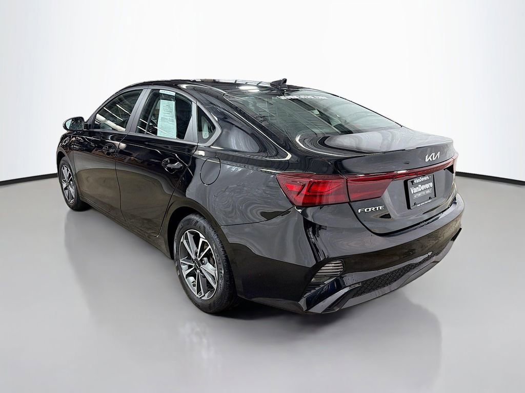 Used 2023 Kia Forte LXS w/ LXS Technology Package FWD image 8