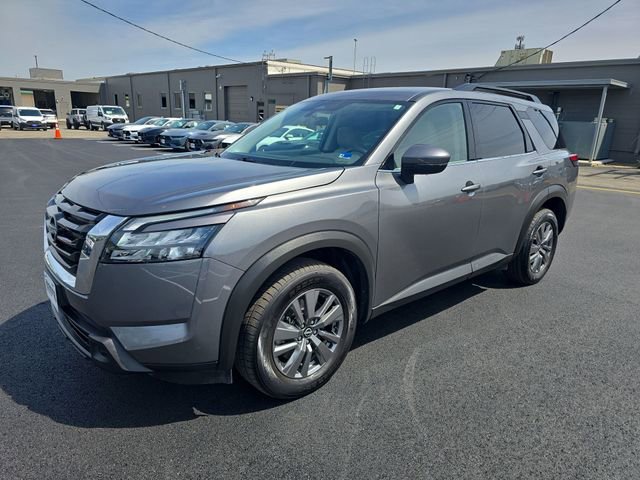 Used 2024 Nissan Pathfinder SV AWD/4WD image 1