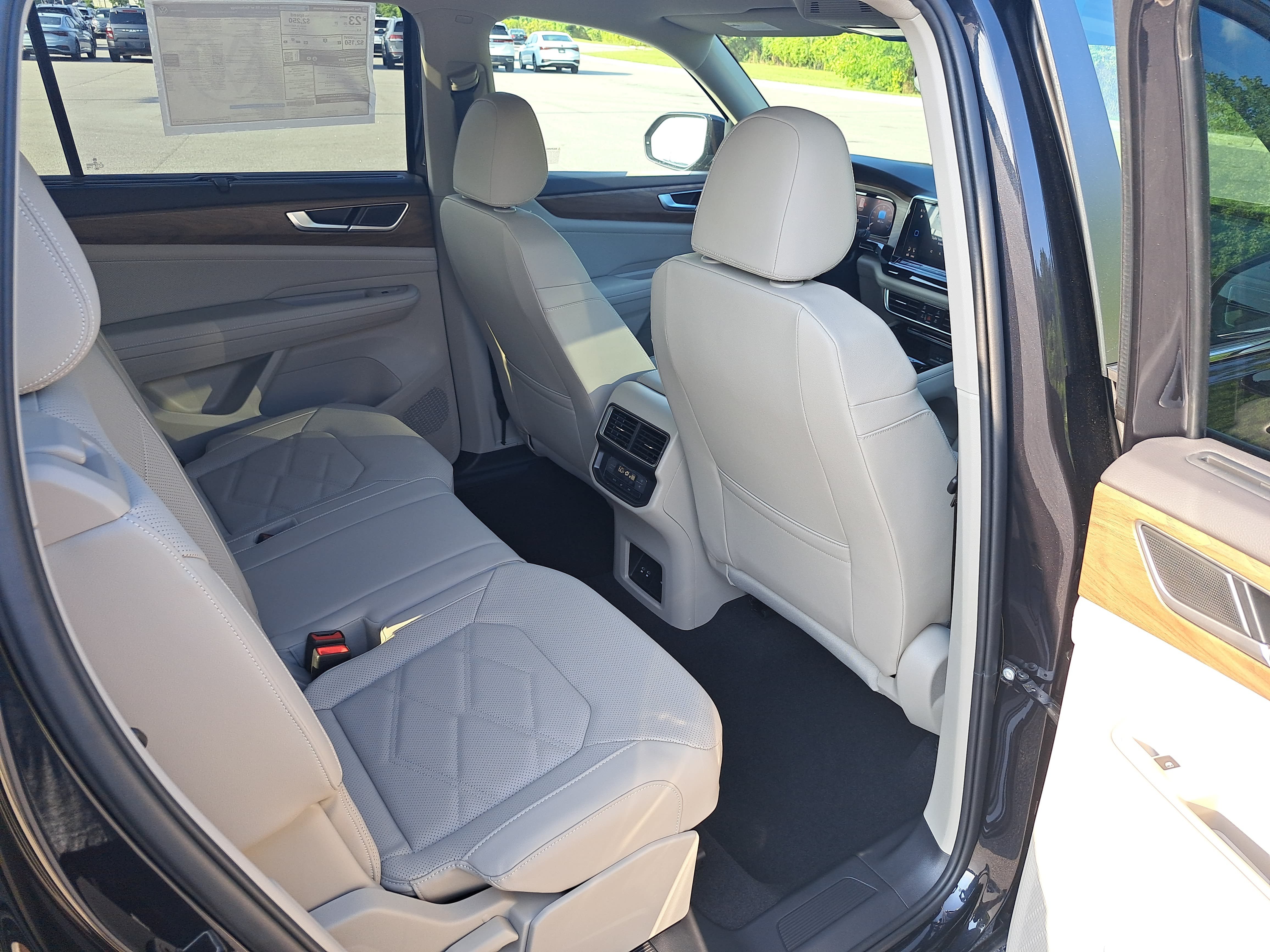 New 2026 Volkswagen Atlas SE FWD image 11
