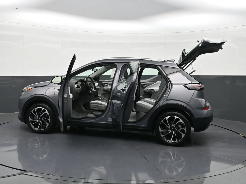 Certified 2023 Chevrolet Bolt EUV Premier w/ Sun & Sound Package FWD image 40