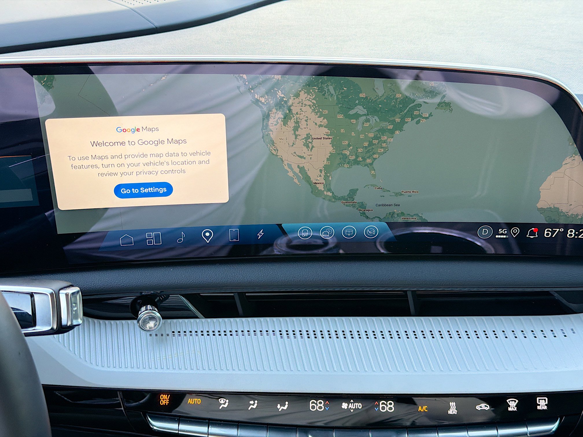 Used 2025 Cadillac Optiq Sport 1 w/ LPO, Floor Liner Package image 32