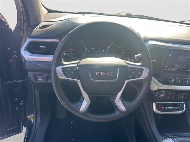 Used 2023 GMC Acadia SLE image 12