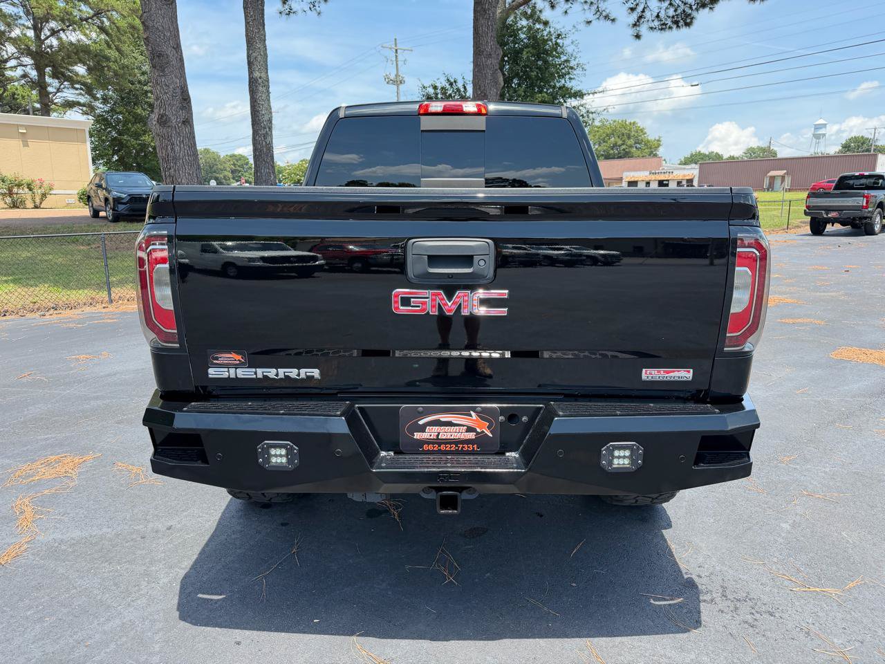 Used 2016 GMC Sierra 1500 SLT w/ All-Terrain Package AWD/4WD image 3