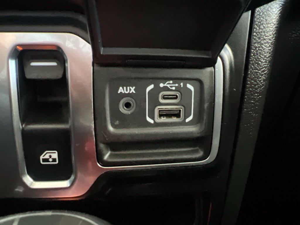 Used 2021 Jeep Wrangler Sport AWD/4WD image 38