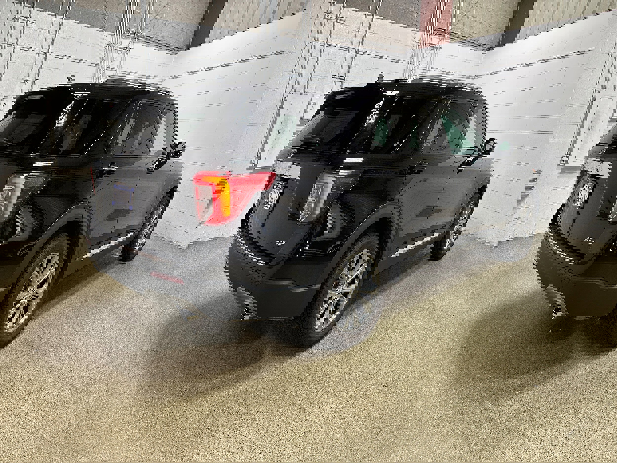 Certified 2023 Ford Explorer Limited w/ Equipment Group 301A image 7