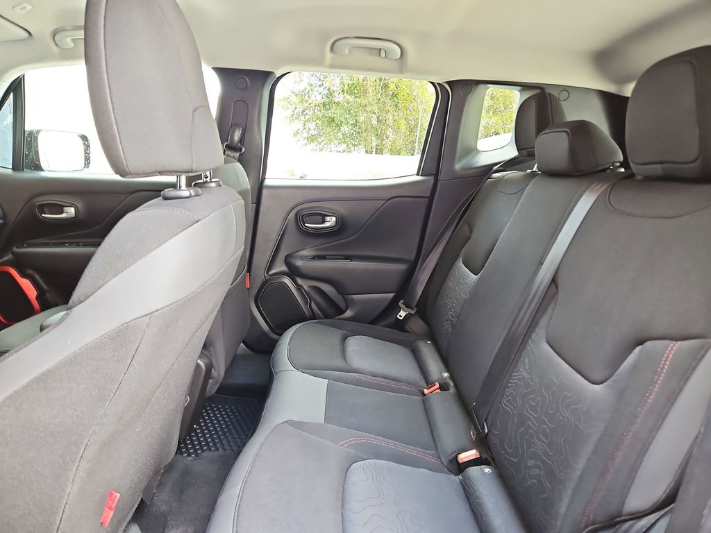 Used 2023 Jeep Renegade Trailhawk image 27
