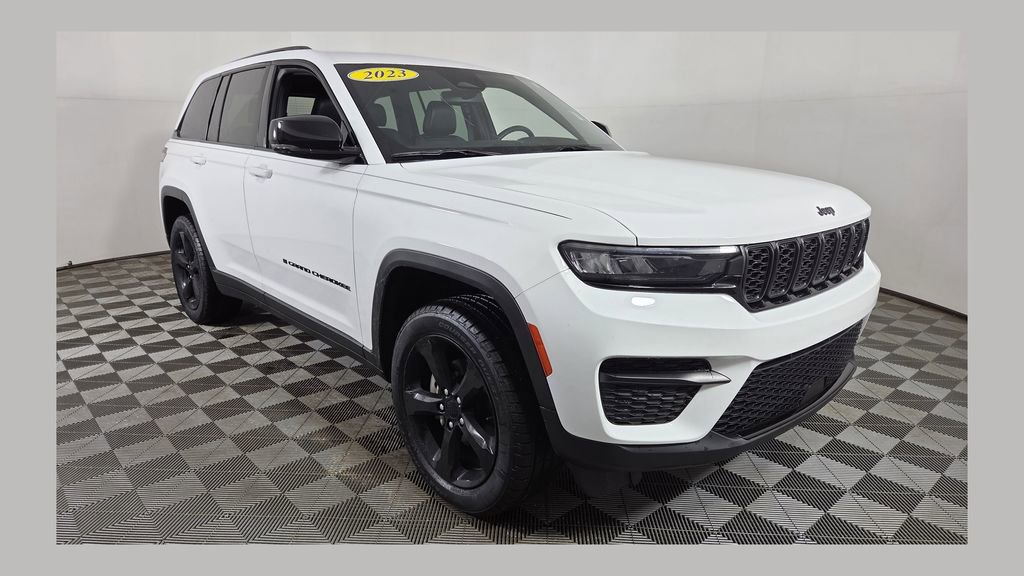 Used 2023 Jeep Grand Cherokee Altitude