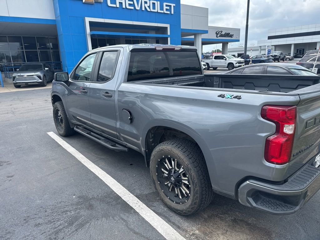 Used 2020 Chevrolet Silverado 1500 Custom w/ Custom Value Package AWD/4WD image 8