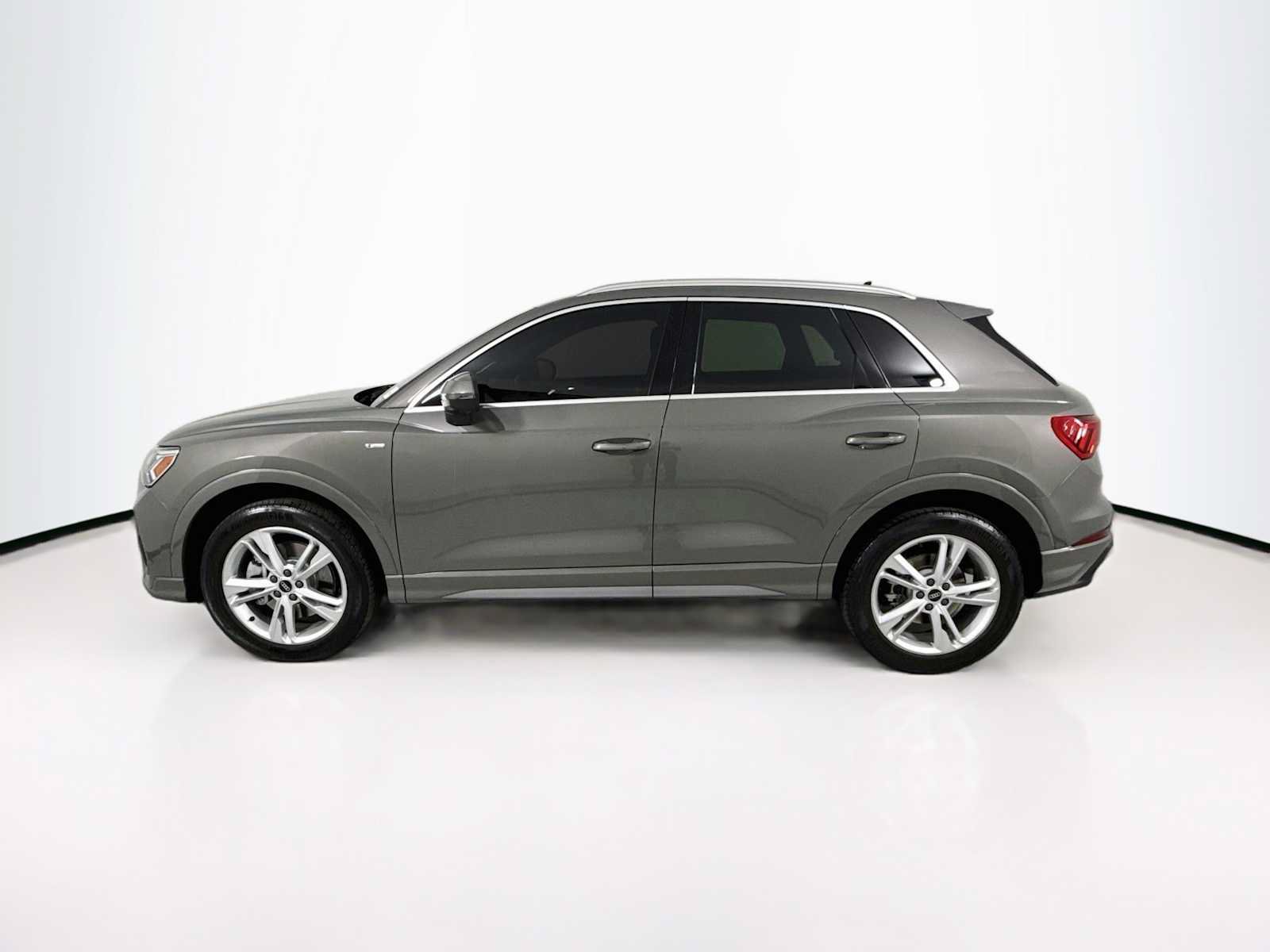 Used 2023 Audi Q3 2.0T Premium Plus AWD/4WD image 2