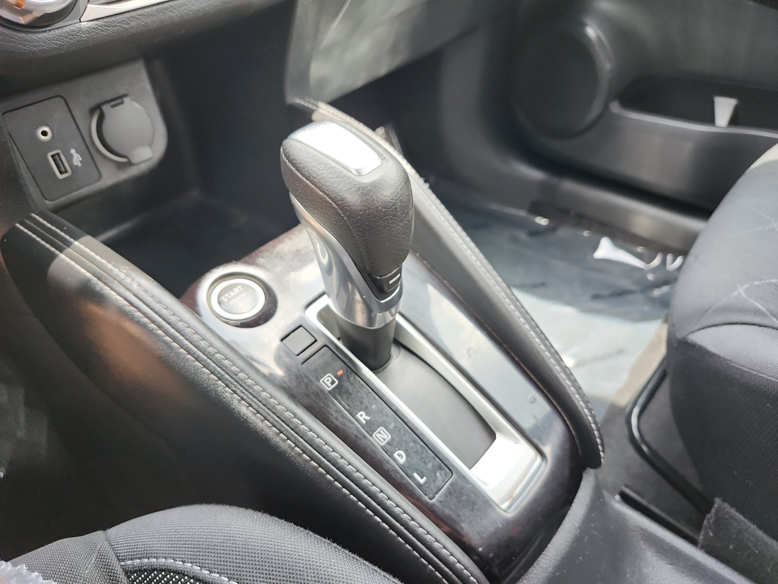 Used 2019 Nissan Kicks S FWD image 20