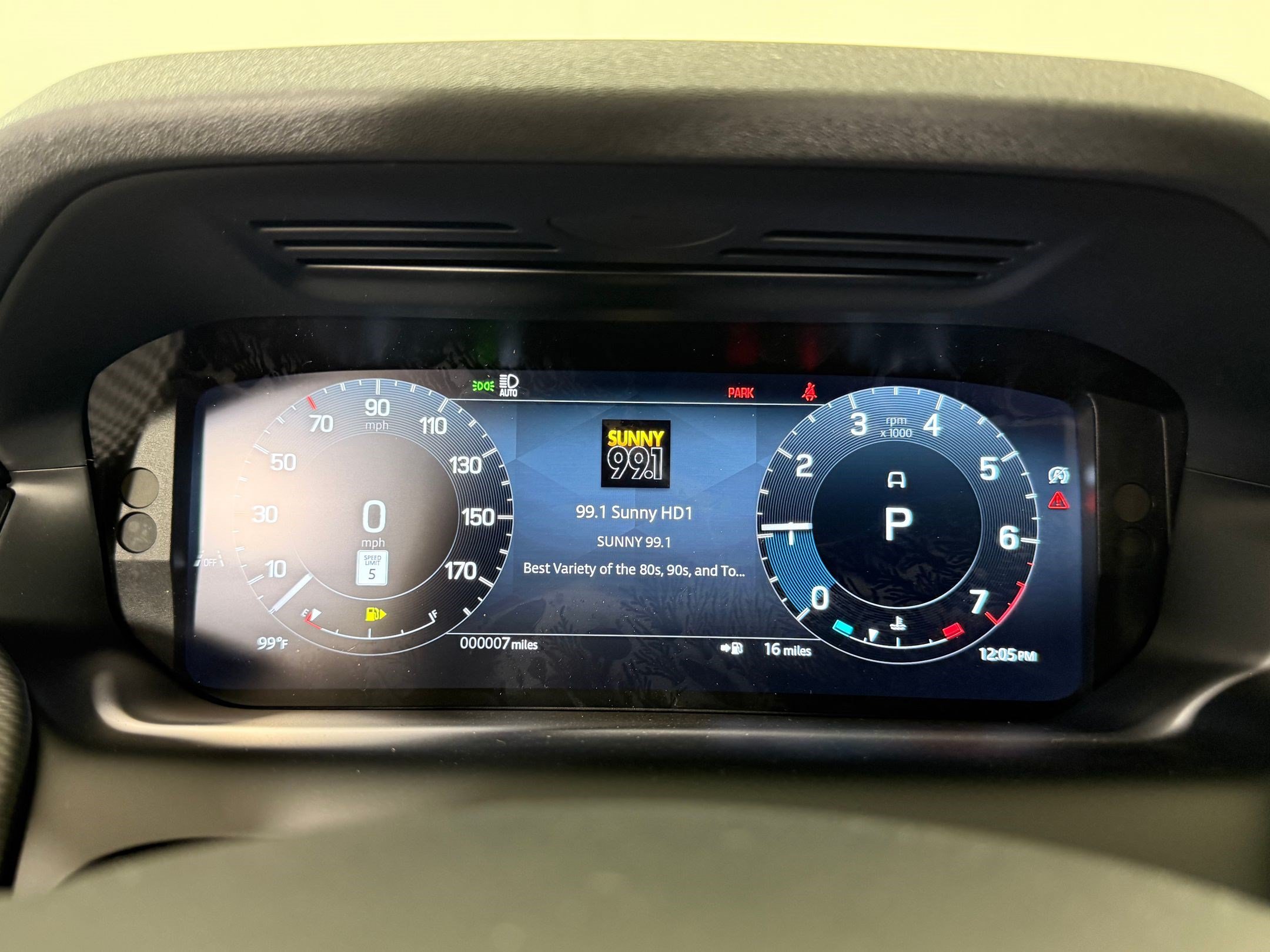 New 2026 Land Rover Discovery Sport Landmark AWD/4WD image 21