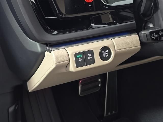 Used 2025 Porsche Panamera 4 AWD/4WD image 19