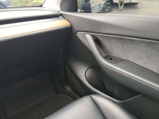 Used 2022 Tesla Model Y Performance image 20