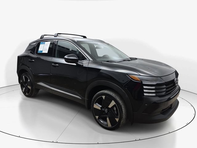Used 2026 Nissan Kicks SR FWD video 3