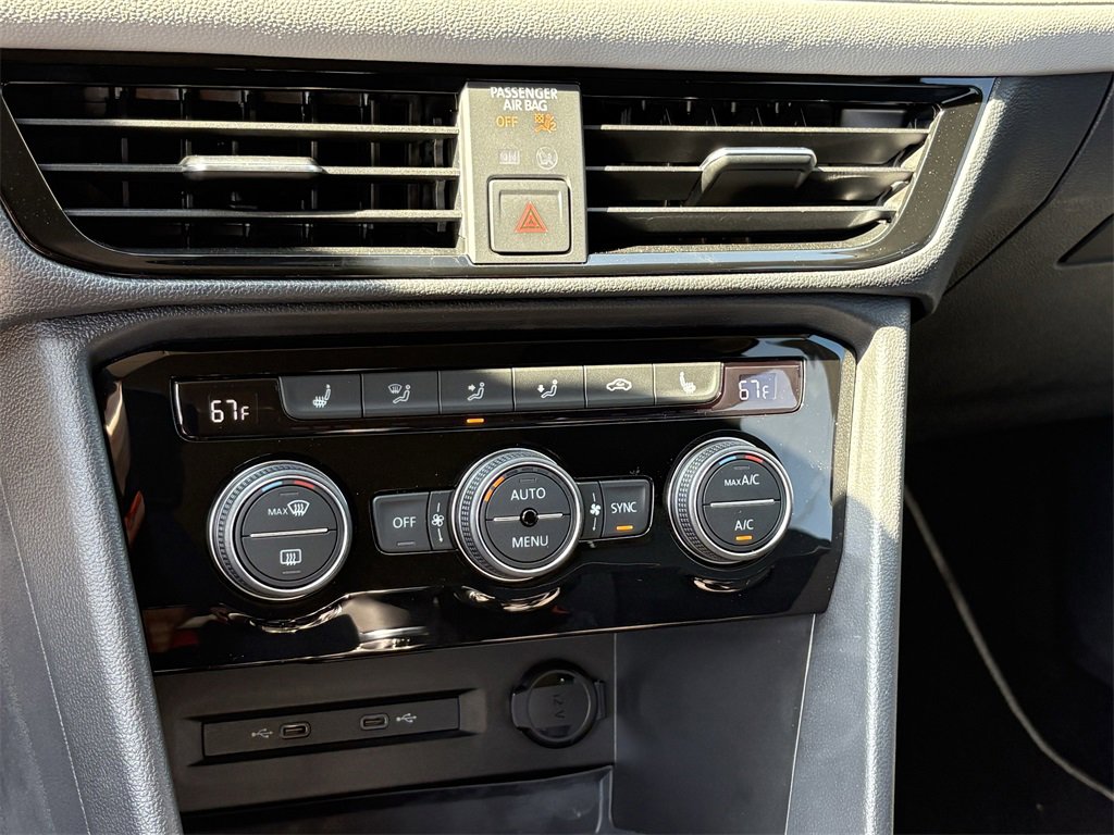 Used 2024 Volkswagen Taos SE image 20