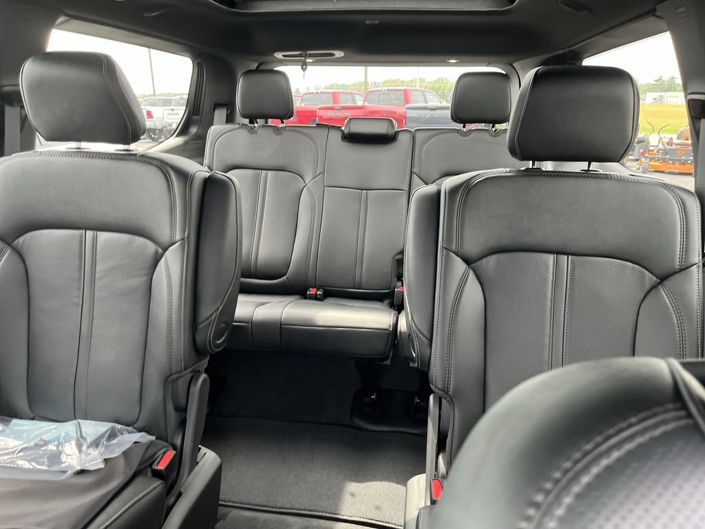 New 2026 Jeep Grand Wagoneer Limited AWD/4WD image 23