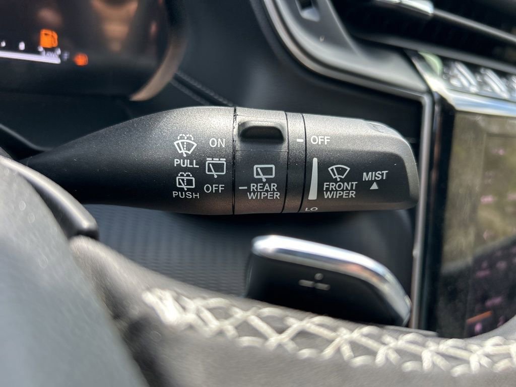 Used 2024 Jeep Grand Cherokee L Laredo w/ Luxury Tech Group I image 29