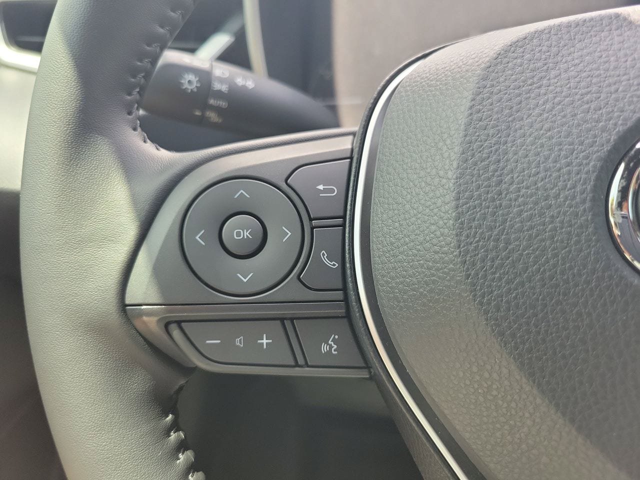 New 2026 Toyota Corolla SE FWD image 19