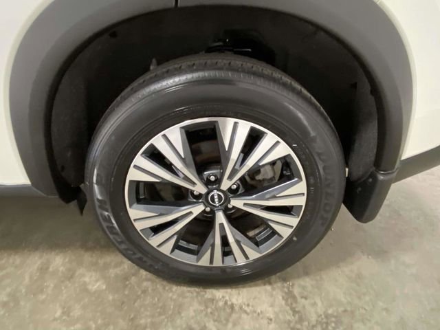 Used 2023 Nissan Rogue SV image 7