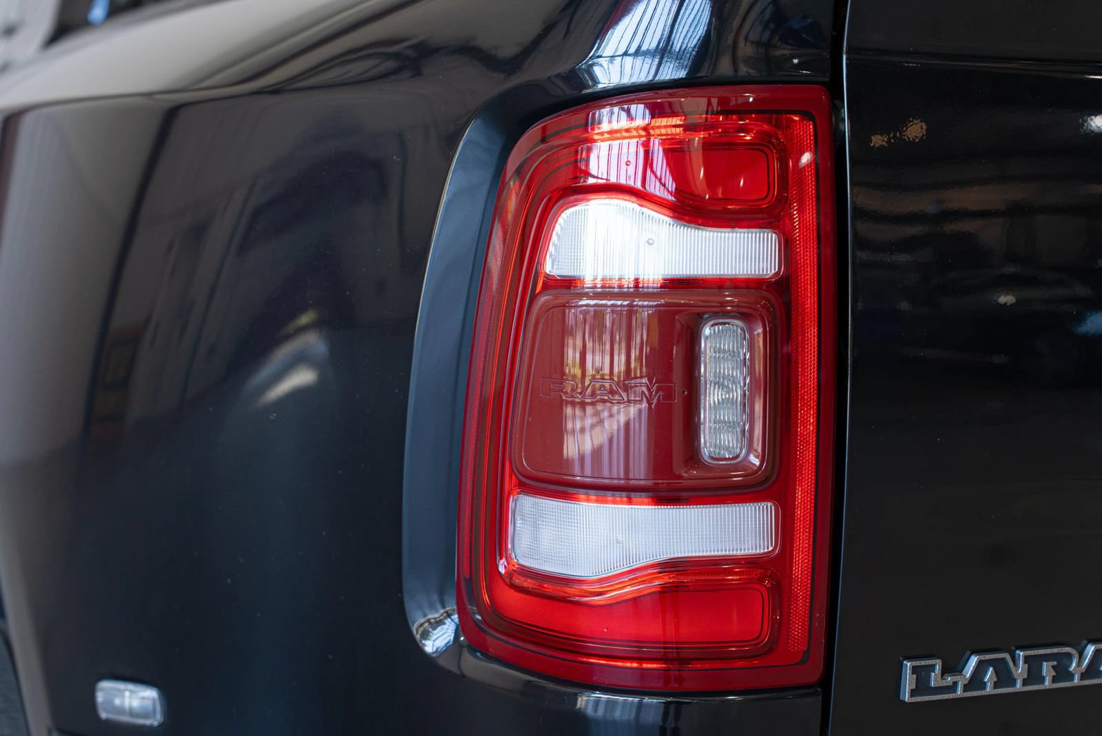 Used 2023 RAM 3500 Laramie AWD/4WD image 17