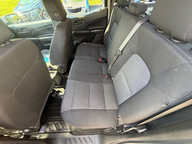 Used 2023 Chevrolet Colorado W/T RWD image 29