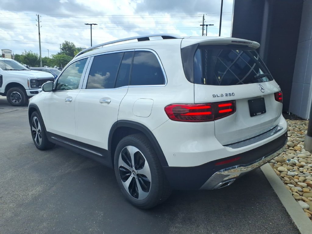 New 2026 Mercedes-Benz GLB 250 4MATIC image 4