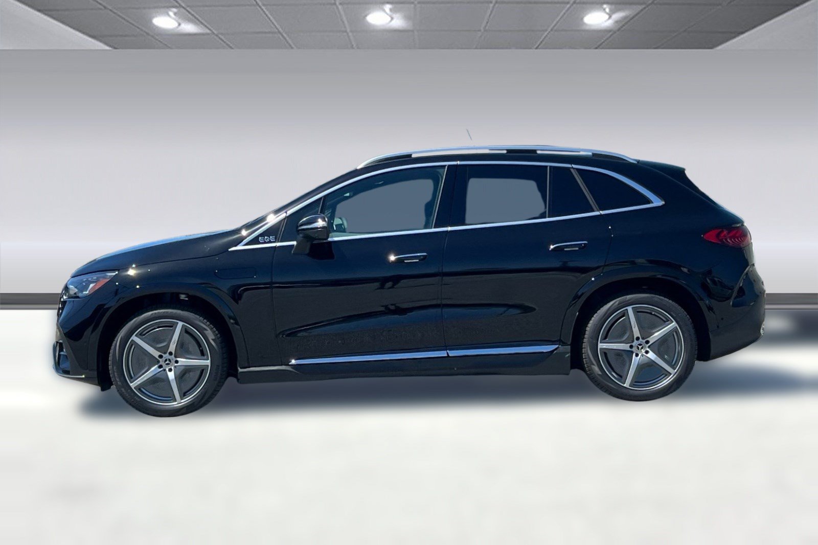 New 2026 Mercedes-Benz EQE 320+ SUV image 2
