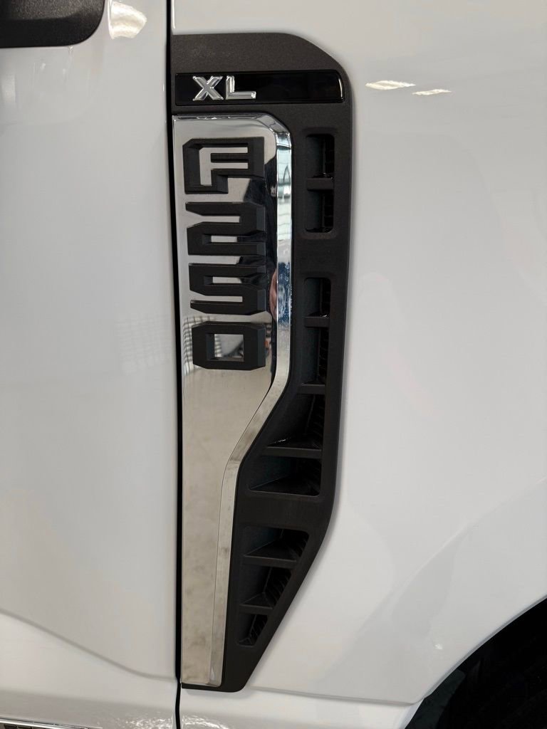New 2026 Ford F250 XL w/ XL Chrome Package AWD/4WD image 26
