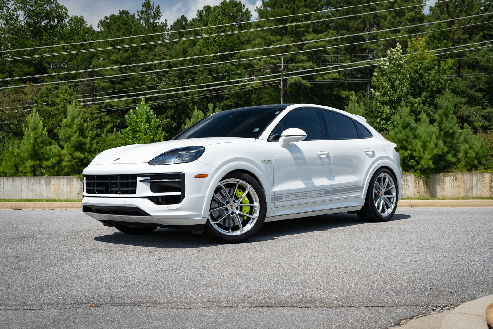 Used 2024 Porsche Cayenne S AWD/4WD image 3
