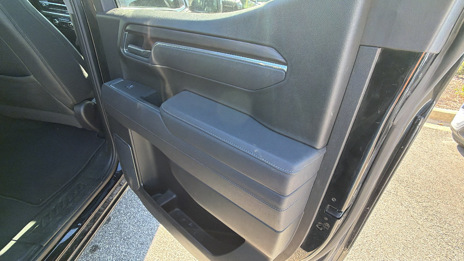 Used 2025 GMC Sierra 1500 SLT AWD/4WD image 20