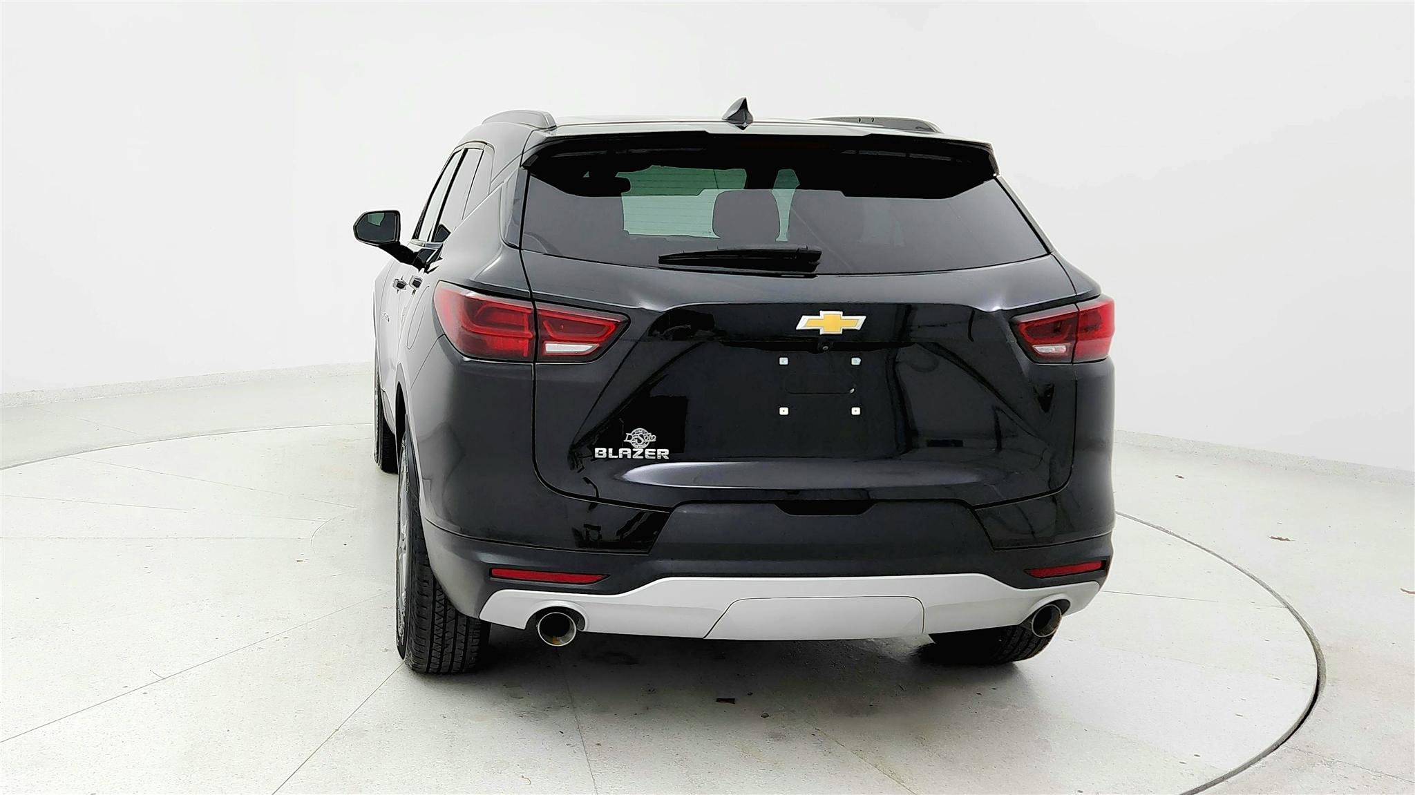 Used 2024 Chevrolet Blazer LT w/ Convenience Package FWD image 4