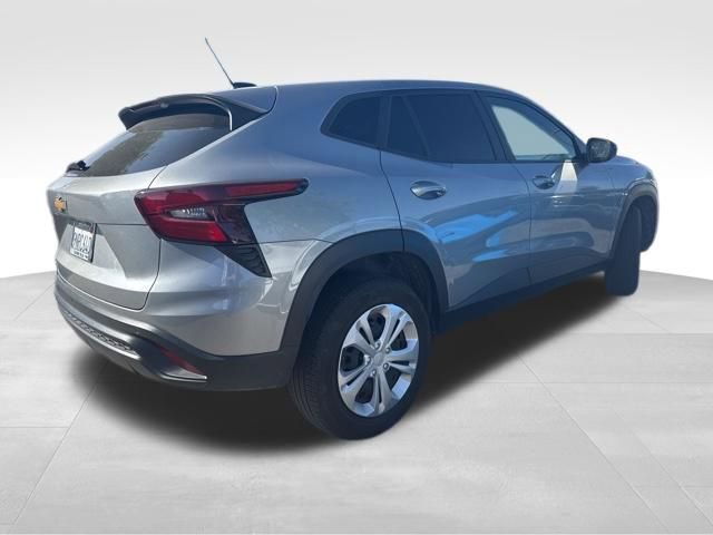 Certified 2024 Chevrolet Trax LS w/ Driver Confidence Package image 3