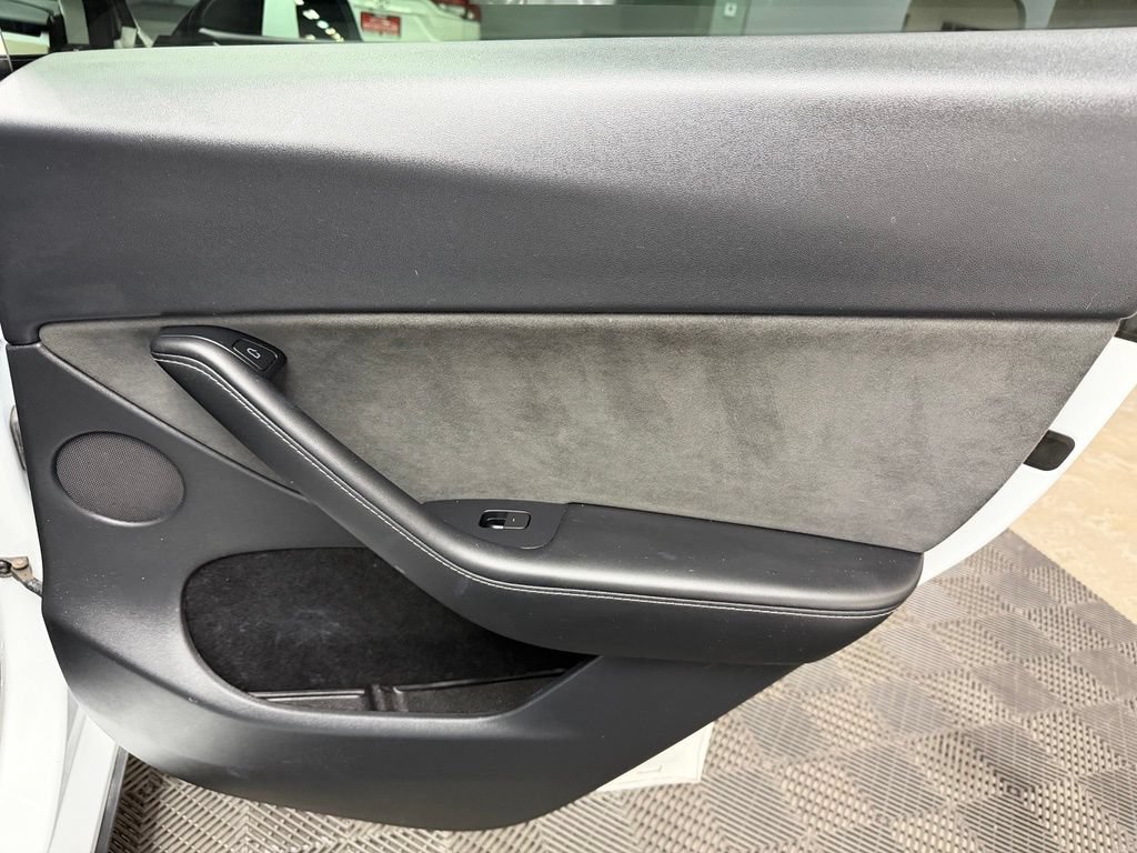 Used 2023 Tesla Model Y Long Range AWD/4WD image 44
