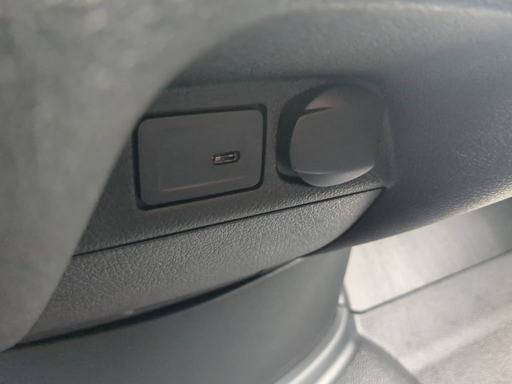 Used 2025 Mercedes-Benz Sprinter 2500 image 8