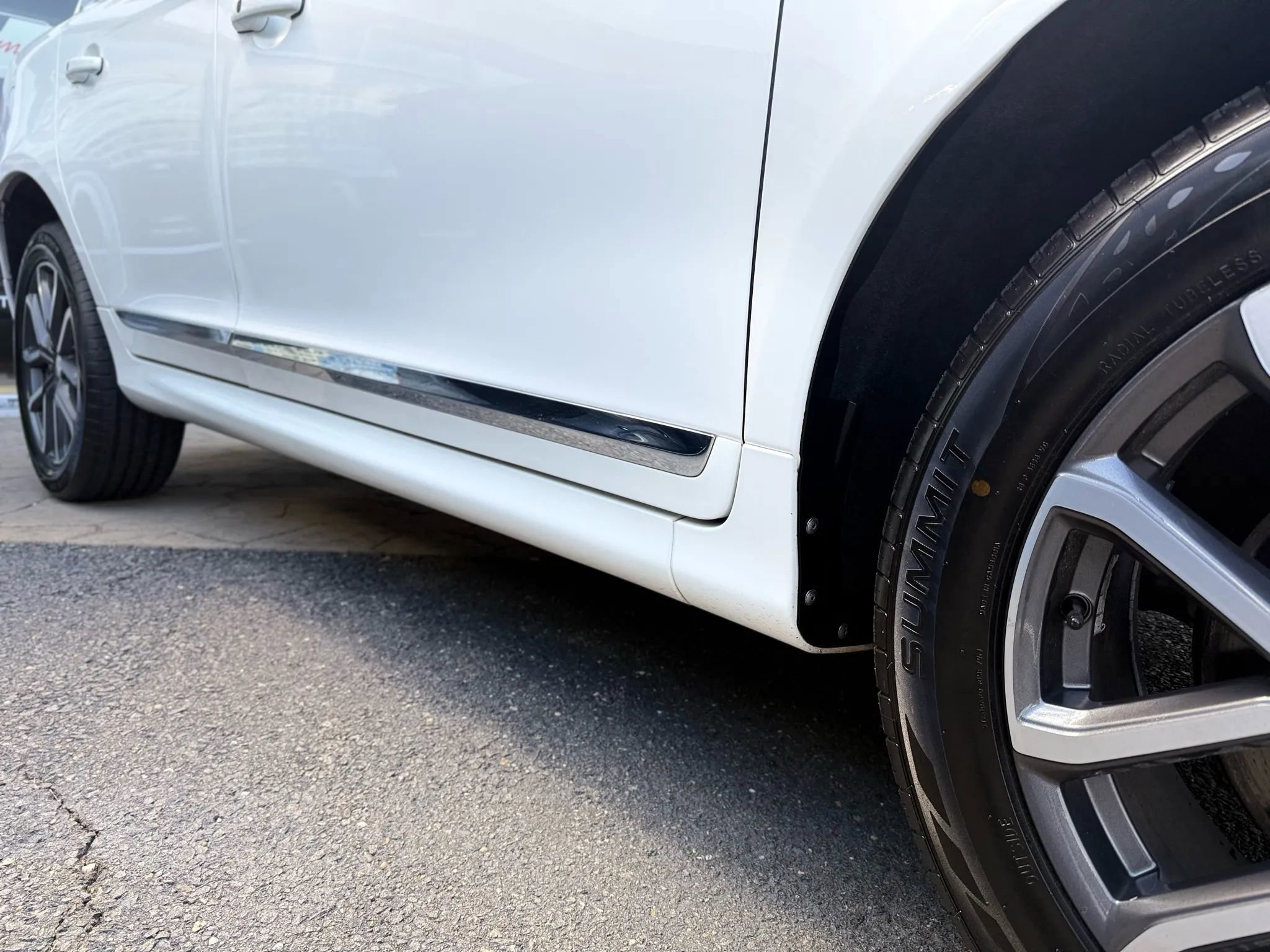 Used 2017 Volvo XC60 T6 Dynamic w/ Preferred Option Package image 57