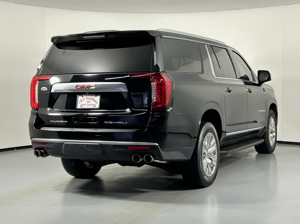 Used 2022 GMC Yukon XL Denali AWD/4WD image 7