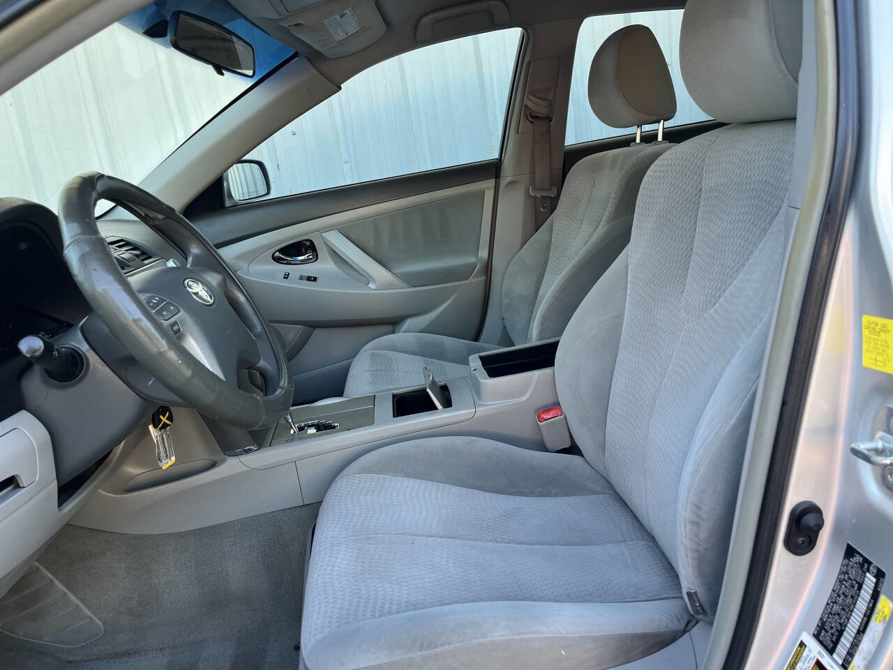 Used 2011 Toyota Camry LE image 12